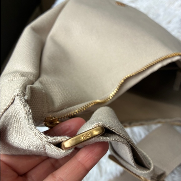 JULY Everyday Crescent Bag 🤍 - Picture 14 of 16
